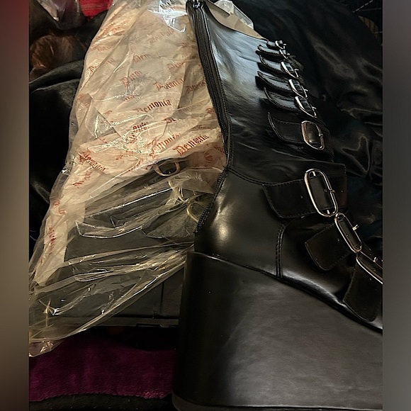 SOLD Demonia Concord - 108 Brand New w/o box, foam inside, demonia wrapping - Picture 10 of 12